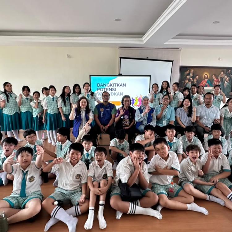 Group photo at the end of the event