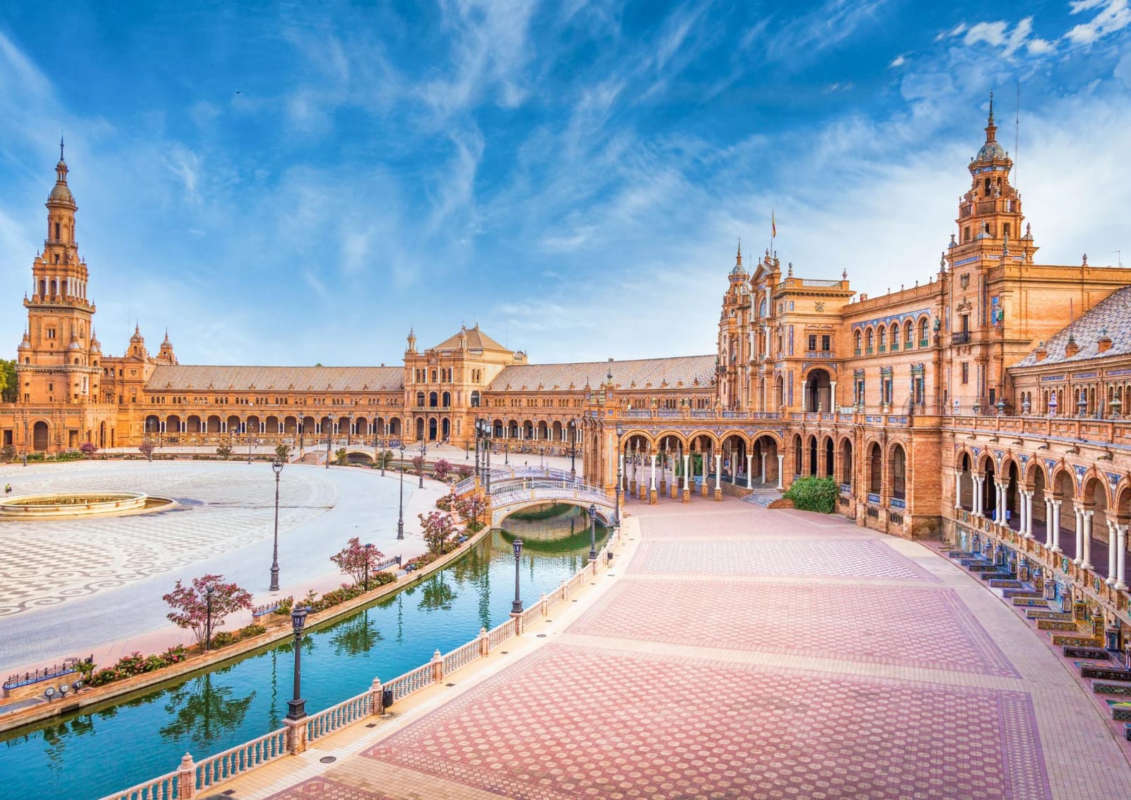 Aesthetic Building in Spain 