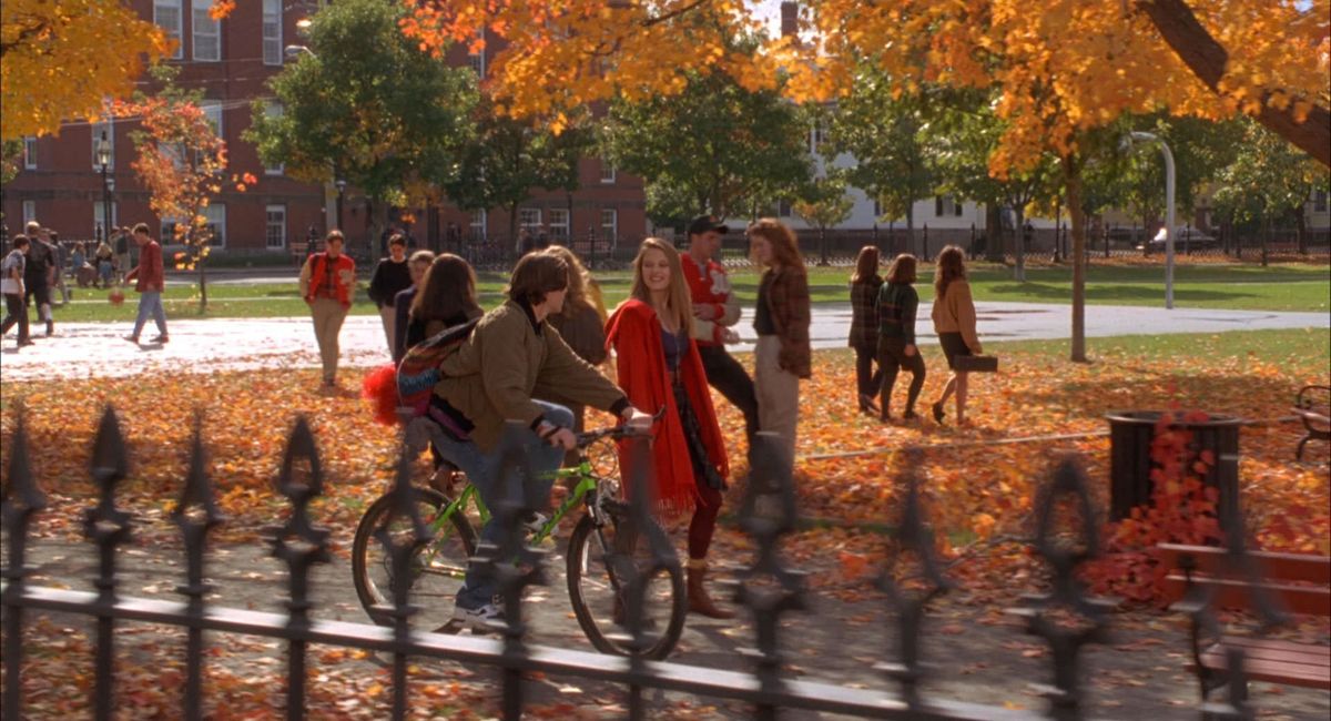 8 Things You Can Do in Your Free Time During a Fall Internship!