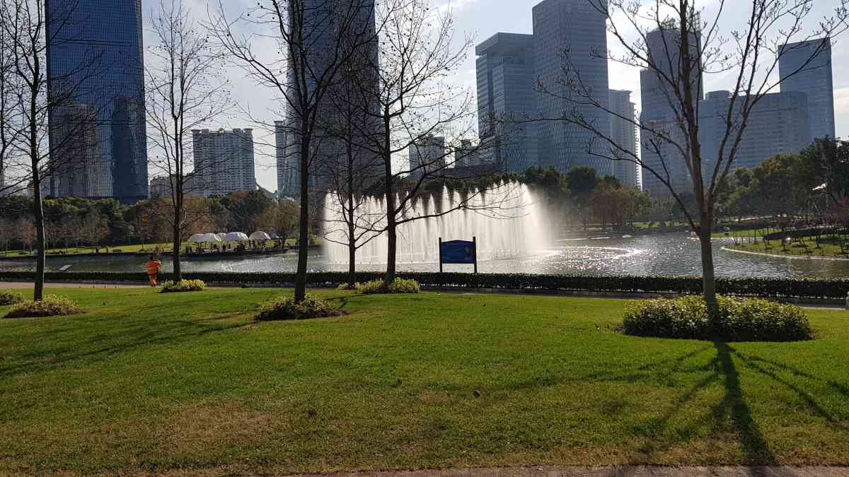 Best Places Around Lujiazui, Shanghai: Lujiazui Green Area