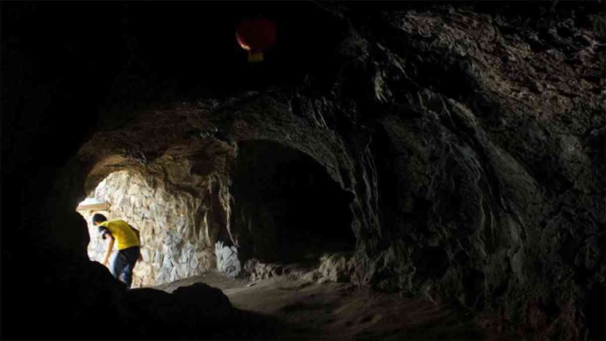 Malang Beautiful Beach: Pantai Goa Cina