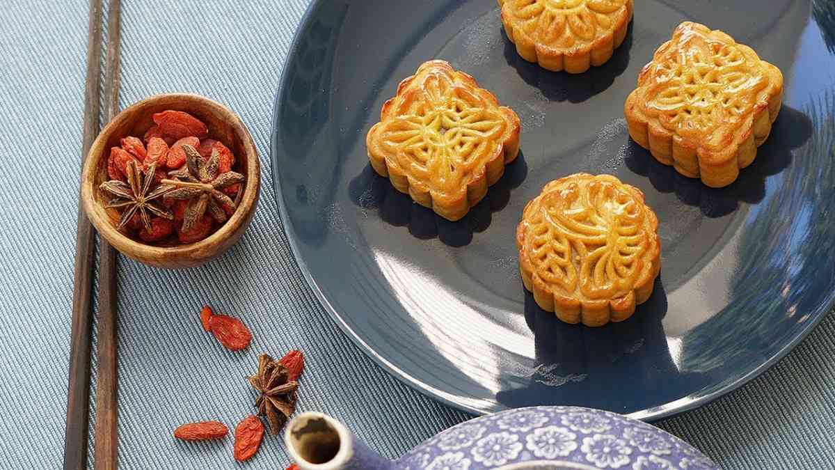 Mid-Autumn Festival: Moon Cake
