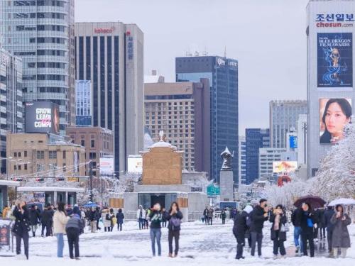 A winter internship is not just about snow and cold weather. It’s also an opportunity to gain international work experience while experiencing what it’s like to live in a country with a winter season. 