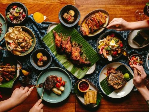 Living abroad for an internship will definitely be a new experience for you. Yeah, even though it is only for a few months, you will experience a new culture, new food, and a different environment. 